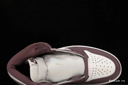 1 High OG Jordan “Mauve” 0731